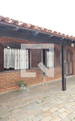 Casa à venda com 332m², 5 quartos e 3 vagasGaragem