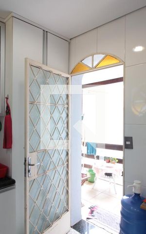 Casa à venda com 332m², 5 quartos e 3 vagasCozinha