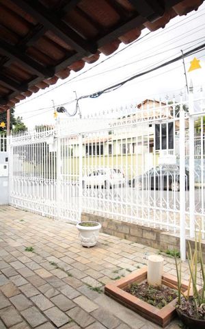 Casa à venda com 332m², 5 quartos e 3 vagasGaragem