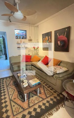 Casa à venda com 160m², 4 quartos e 2 vagas Casa à venda com 160m², 4 quartos e 2 vagasSala