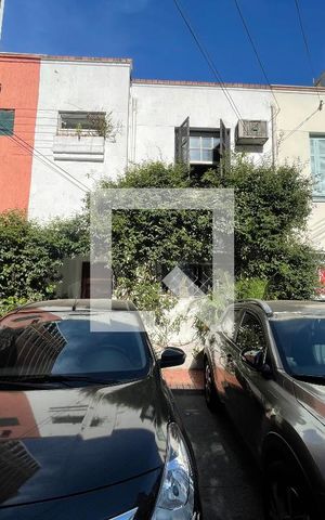 Casa à venda com 160m², 4 quartos e 2 vagas Casa à venda com 160m², 4 quartos e 2 vagasFachada