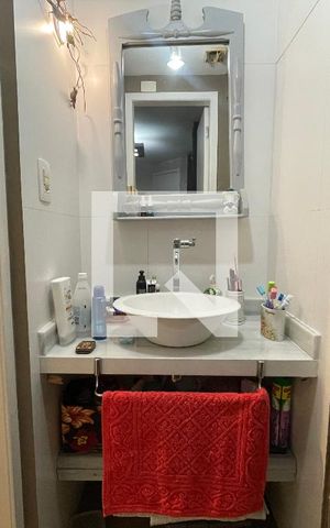 Casa à venda com 160m², 4 quartos e 2 vagas Casa à venda com 160m², 4 quartos e 2 vagasBanheiro da Suíte