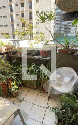 Casa à venda com 160m², 4 quartos e 2 vagas Casa à venda com 160m², 4 quartos e 2 vagasVaranda