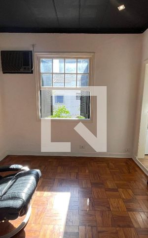 Casa à venda com 160m², 4 quartos e 2 vagas Casa à venda com 160m², 4 quartos e 2 vagasSala - casa 2