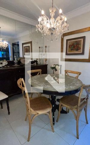 Casa à venda com 160m², 4 quartos e 2 vagas Casa à venda com 160m², 4 quartos e 2 vagasCozinha