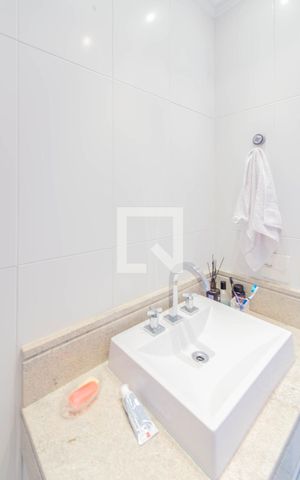 Apartamento à venda com 332m², 3 quartos e 4 vagas Apartamento à venda com 332m², 3 quartos e 4 vagasBanheiro