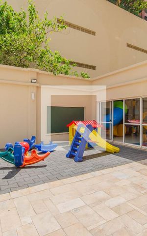 Apartamento à venda com 332m², 3 quartos e 4 vagas Apartamento à venda com 332m², 3 quartos e 4 vagasÁrea comum - Playground