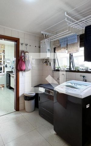 Apartamento à venda com 200m², 4 quartos e 3 vagas Apartamento à venda com 200m², 4 quartos e 3 vagasÁrea de Serviço