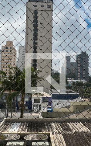 Apartamento à venda com 200m², 4 quartos e 3 vagas Apartamento à venda com 200m², 4 quartos e 3 vagasVista