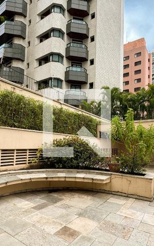 Apartamento à venda com 200m², 4 quartos e 3 vagas Apartamento à venda com 200m², 4 quartos e 3 vagasÁrea externa