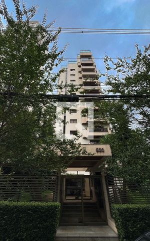 Apartamento à venda com 200m², 4 quartos e 3 vagas Apartamento à venda com 200m², 4 quartos e 3 vagasFachada