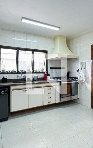 Apartamento à venda com 200m², 4 quartos e 3 vagas Apartamento à venda com 200m², 4 quartos e 3 vagasCozinha