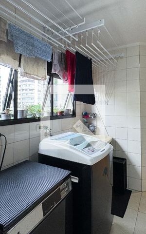 Apartamento à venda com 200m², 4 quartos e 3 vagas Apartamento à venda com 200m², 4 quartos e 3 vagasÁrea de Serviço