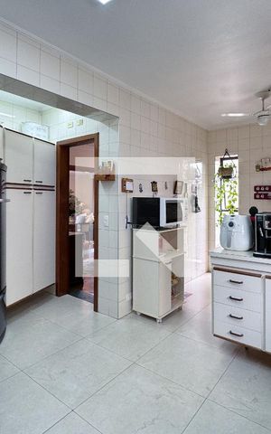 Apartamento à venda com 200m², 4 quartos e 3 vagas Apartamento à venda com 200m², 4 quartos e 3 vagasCozinha