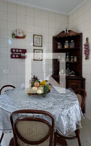 Apartamento à venda com 200m², 4 quartos e 3 vagas Apartamento à venda com 200m², 4 quartos e 3 vagasCopa