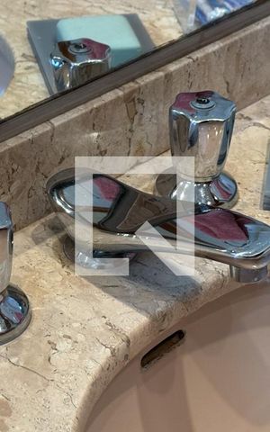 Apartamento à venda com 200m², 4 quartos e 3 vagas Apartamento à venda com 200m², 4 quartos e 3 vagasBanheiro da Suíte 2