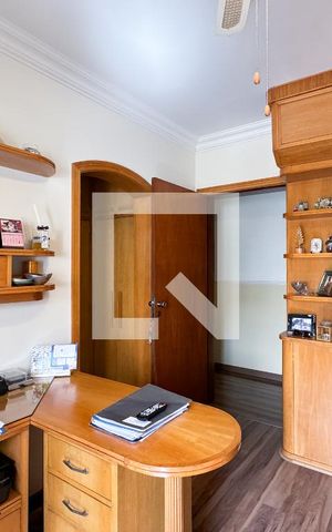 Apartamento à venda com 200m², 4 quartos e 3 vagas Apartamento à venda com 200m², 4 quartos e 3 vagasSuite 3