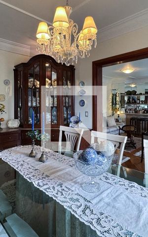 Apartamento à venda com 200m², 4 quartos e 3 vagas Apartamento à venda com 200m², 4 quartos e 3 vagasSala de Jantar
