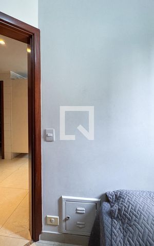 Apartamento à venda com 200m², 4 quartos e 3 vagas Apartamento à venda com 200m², 4 quartos e 3 vagasQuarto de Serviço