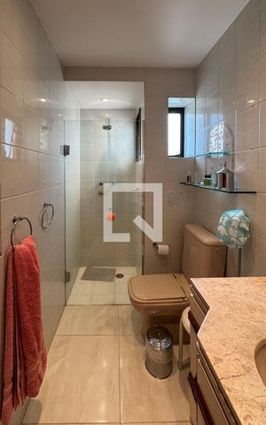 Apartamento à venda com 200m², 4 quartos e 3 vagas Apartamento à venda com 200m², 4 quartos e 3 vagasBanheiro da Suíte 2