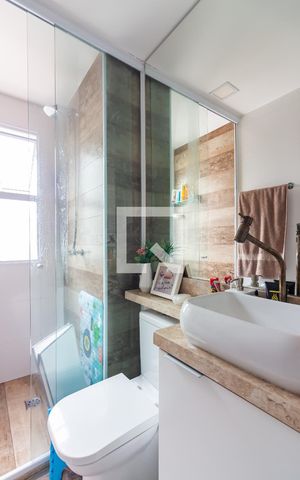 Apartamento à venda com 44m², 2 quartos e 1 vaga Apartamento à venda com 44m², 2 quartos e 1 vagaBanheiro
