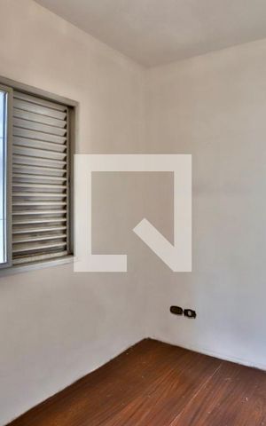 Casa à venda com 293m², 4 quartos e 2 vagas Casa à venda com 293m², 4 quartos e 2 vagasQuarto 4