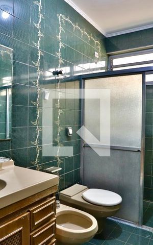 Casa à venda com 293m², 4 quartos e 2 vagas Casa à venda com 293m², 4 quartos e 2 vagasBanheiro do Quarto 1