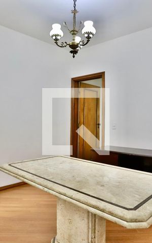 Casa à venda com 293m², 4 quartos e 2 vagas Casa à venda com 293m², 4 quartos e 2 vagasSala de Jantar
