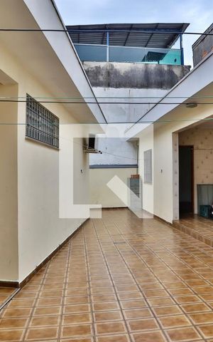 Casa à venda com 293m², 4 quartos e 2 vagas Casa à venda com 293m², 4 quartos e 2 vagasÁrea comum