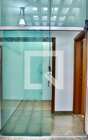 Casa à venda com 293m², 4 quartos e 2 vagas Casa à venda com 293m², 4 quartos e 2 vagasJardim de inverno