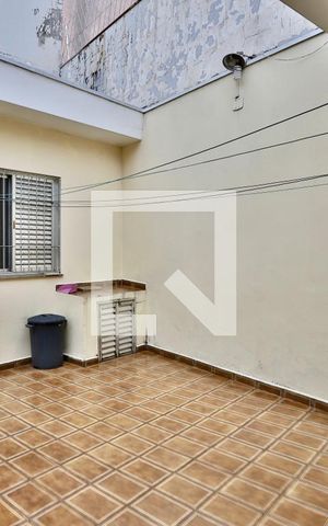 Casa à venda com 293m², 4 quartos e 2 vagas Casa à venda com 293m², 4 quartos e 2 vagasÁrea comum