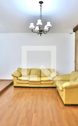 Casa à venda com 293m², 4 quartos e 2 vagas Casa à venda com 293m², 4 quartos e 2 vagasSala
