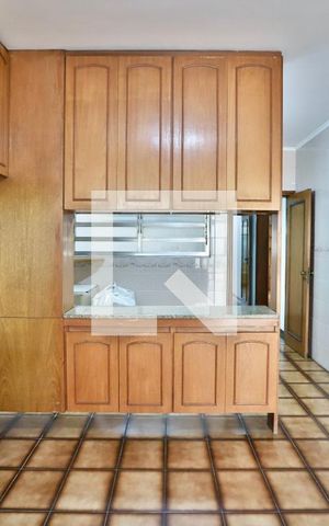 Casa à venda com 293m², 4 quartos e 2 vagas Casa à venda com 293m², 4 quartos e 2 vagasCozinha