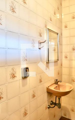 Casa à venda com 293m², 4 quartos e 2 vagas Casa à venda com 293m², 4 quartos e 2 vagasBanheiro 3