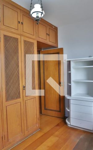 Casa à venda com 293m², 4 quartos e 2 vagas Casa à venda com 293m², 4 quartos e 2 vagasQuarto 3