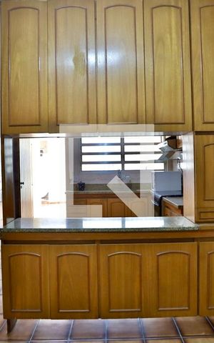 Casa à venda com 293m², 4 quartos e 2 vagas Casa à venda com 293m², 4 quartos e 2 vagasCozinha