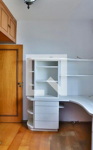 Casa à venda com 293m², 4 quartos e 2 vagas Casa à venda com 293m², 4 quartos e 2 vagasQuarto 3