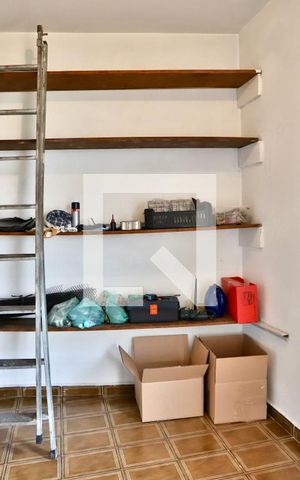Casa à venda com 293m², 4 quartos e 2 vagas Casa à venda com 293m², 4 quartos e 2 vagasCloset