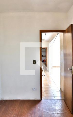 Casa à venda com 293m², 4 quartos e 2 vagas Casa à venda com 293m², 4 quartos e 2 vagasQuarto 4