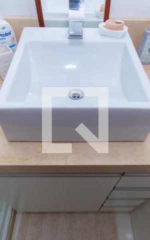 Apartamento à venda com 75m², 3 quartos e 2 vagas Apartamento à venda com 75m², 3 quartos e 2 vagasBanheiro 2