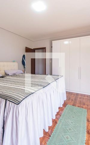 Casa à venda com 200m², 3 quartos e 3 vagas Casa à venda com 200m², 3 quartos e 3 vagasSuíte/Quarto 1