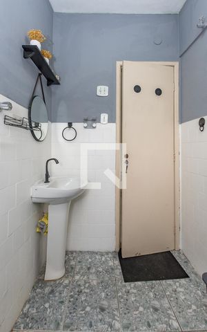 Studio para alugar com 36m², 1 quarto e sem vaga Studio para alugar com 36m², 1 quarto e sem vagaBanheiro