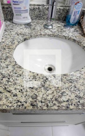 Apartamento à venda com 81m², 3 quartos e 1 vagaBanheiro Social