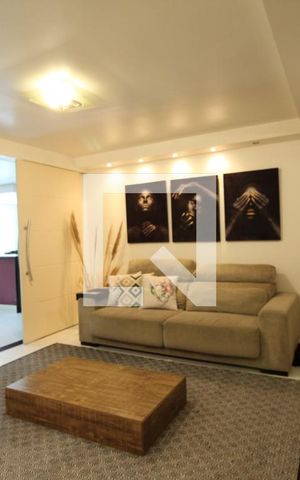 Casa à venda com 350m², 4 quartos e 3 vagasSala