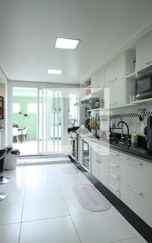 Casa à venda com 350m², 4 quartos e 3 vagasCozinha