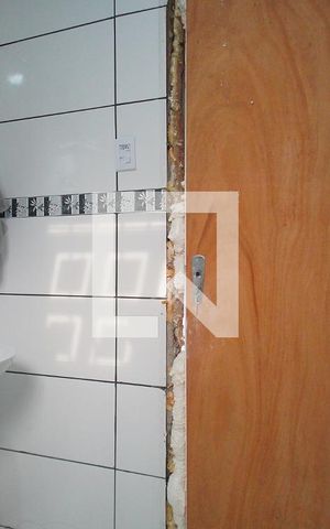 Casa à venda com 56m², 2 quartos e sem vaga Casa à venda com 56m², 2 quartos e sem vagaBanheiro