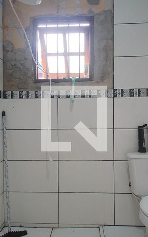 Casa à venda com 56m², 2 quartos e sem vaga Casa à venda com 56m², 2 quartos e sem vagaBanheiro