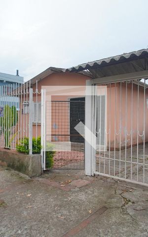 Casa à venda com 56m², 2 quartos e sem vaga Casa à venda com 56m², 2 quartos e sem vagaFachada