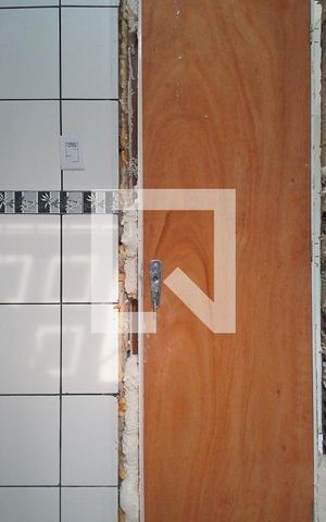 Casa à venda com 56m², 2 quartos e sem vaga Casa à venda com 56m², 2 quartos e sem vagaBanheiro