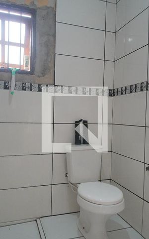 Casa à venda com 56m², 2 quartos e sem vaga Casa à venda com 56m², 2 quartos e sem vagaBanheiro